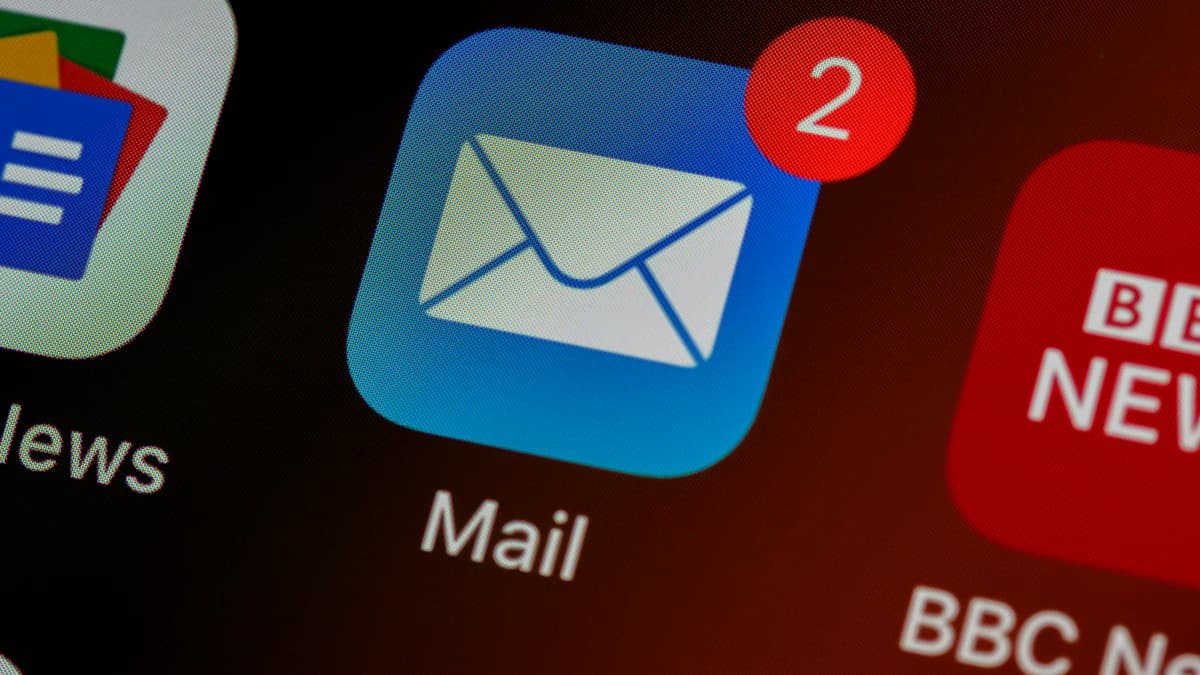 Skrzynka mailowa z sekwencją automatycznych wiadomości follow-up do klienta
